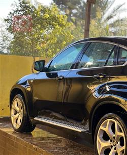 بی ئێم دەبڵیو X6